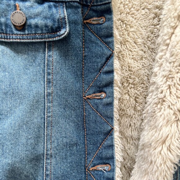 Sherpa Jean Jacket with Red Embroidered Flowers.  Size Small - Picture 9 of 11